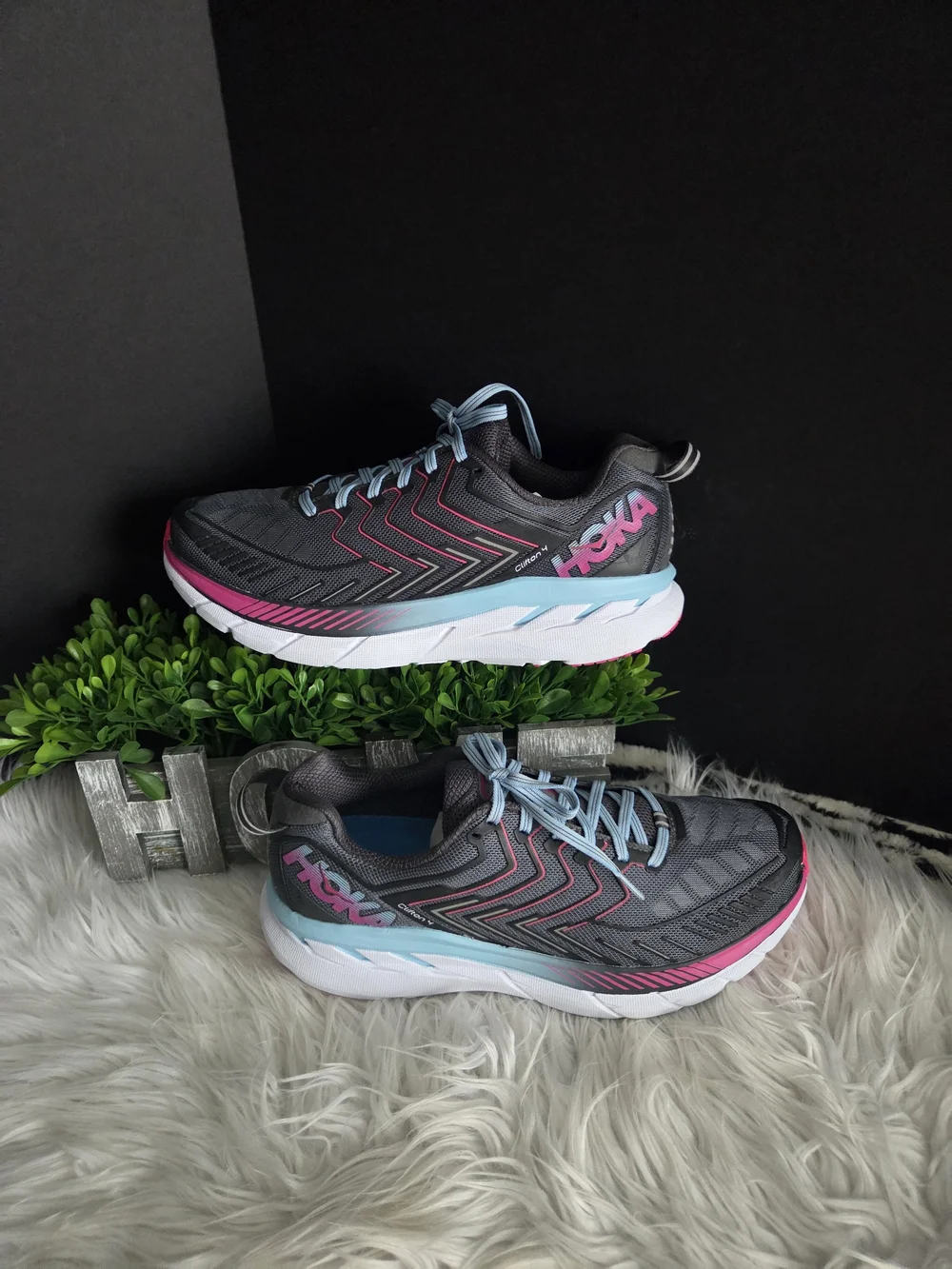 Hoka One One Clifton 4 Women Running Shoes In Gray,pink and Blue. Size 10.5